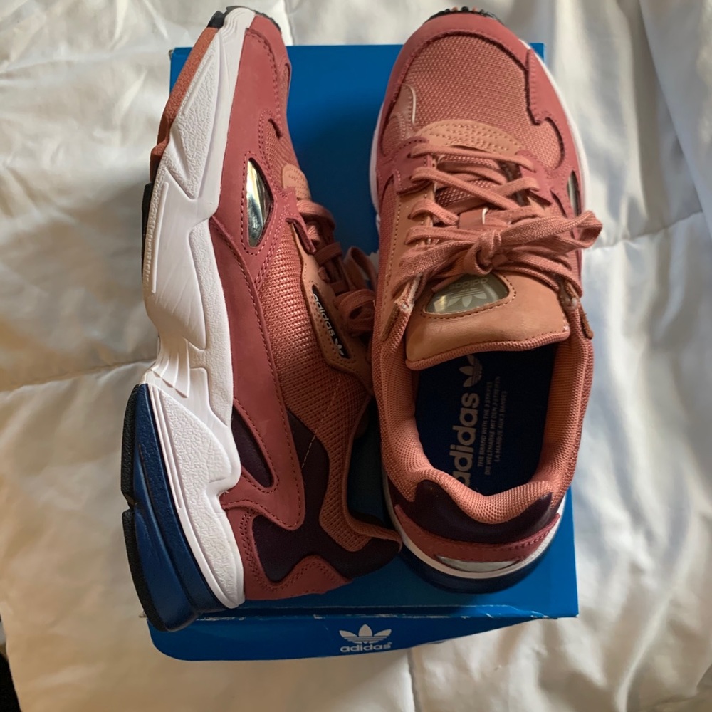 Adidas falcon sneaker